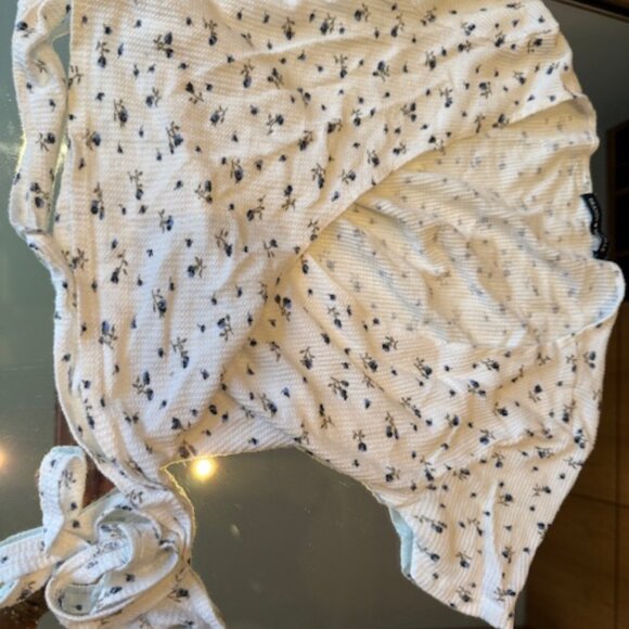 Set of 2 Pre-Loved Brandy Melville Floral Tops - One Size - Picture 4 of 6